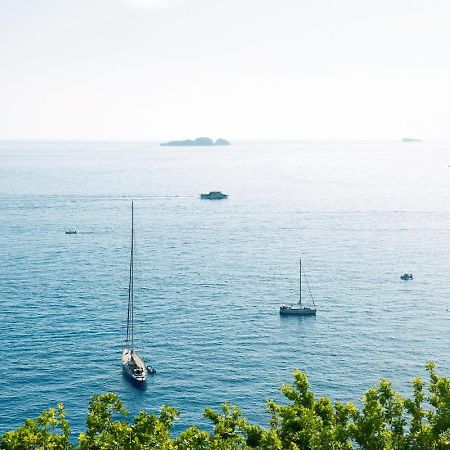 Casa Intiso - Two Double Bedroom Apartment Positano Bagian luar foto