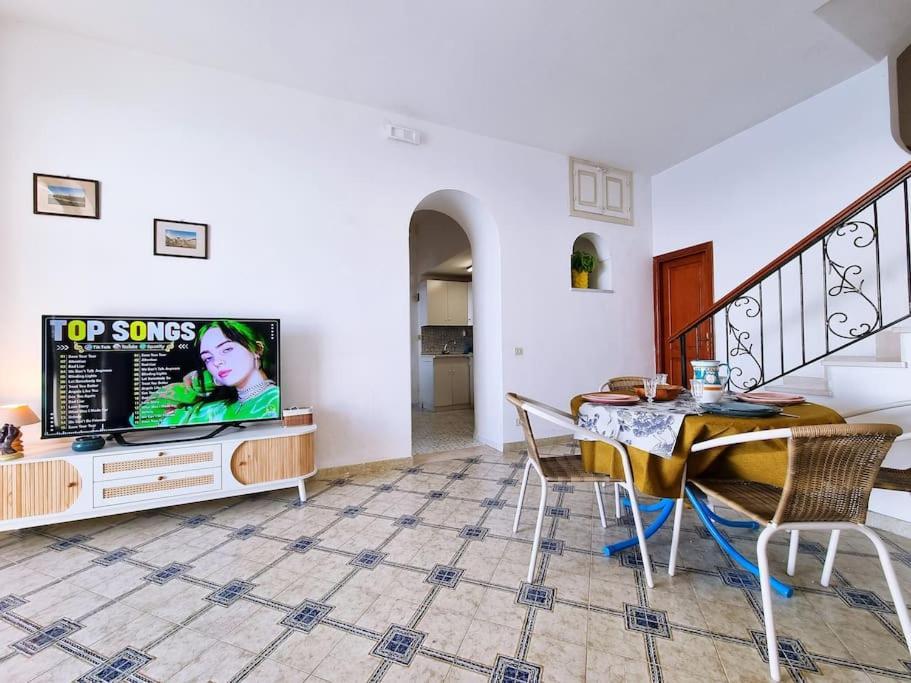 Casa Intiso - Two Double Bedroom Apartment Positano Bagian luar foto