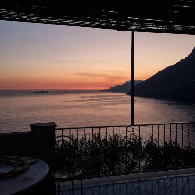 Casa Intiso - Two Double Bedroom Apartment Positano Bagian luar foto