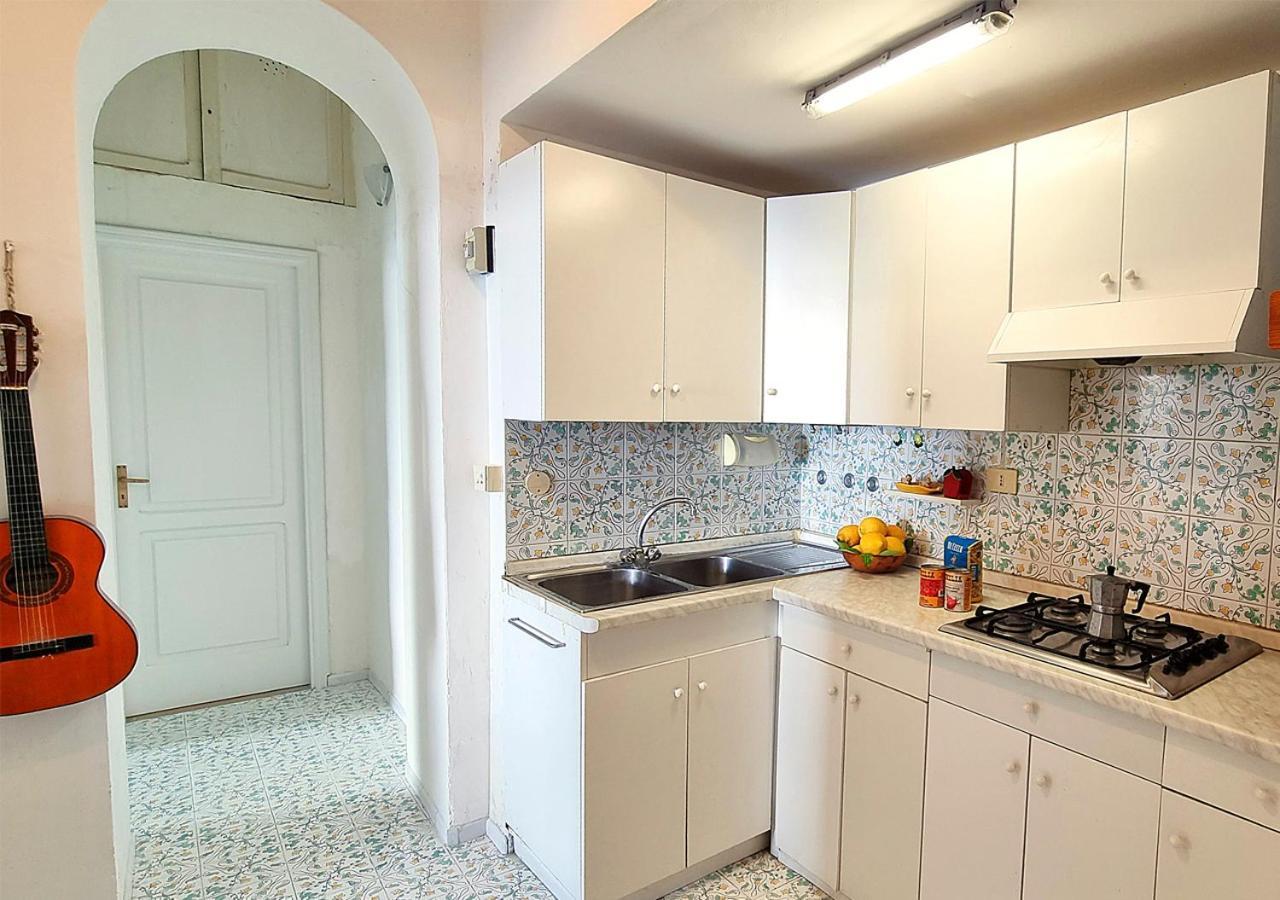 Casa Intiso - Two Double Bedroom Apartment Positano Bagian luar foto