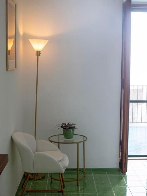 Casa Intiso - Two Double Bedroom Apartment Positano Bagian luar foto