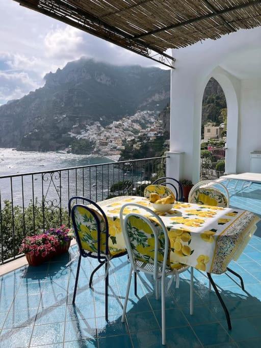 Casa Intiso - Two Double Bedroom Apartment Positano Bagian luar foto
